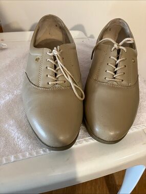 Easy Spirit Motion Anti-Gravity Women’s 8 Lace up Leather tan Oxford Shoe